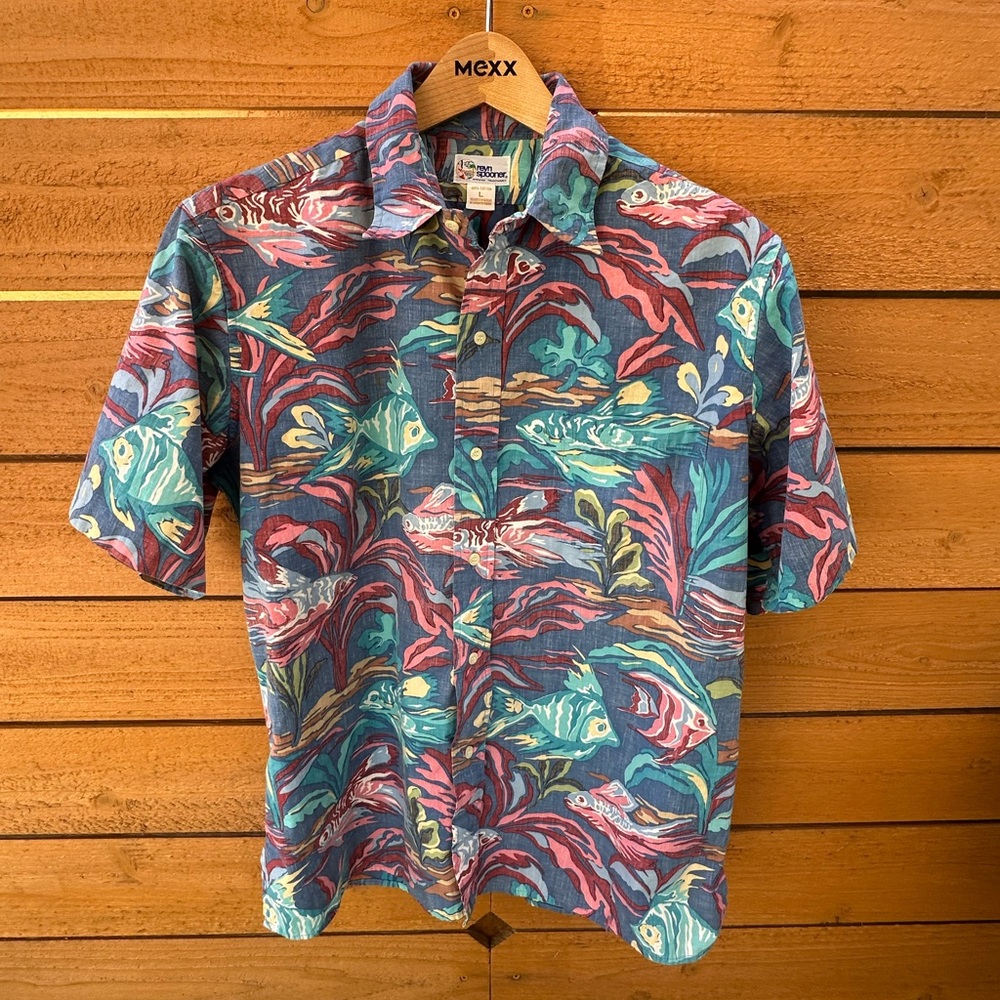 Vintage 90’s Reyn Spooner fish shirt